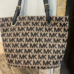 Black Michael Kors Signature bag